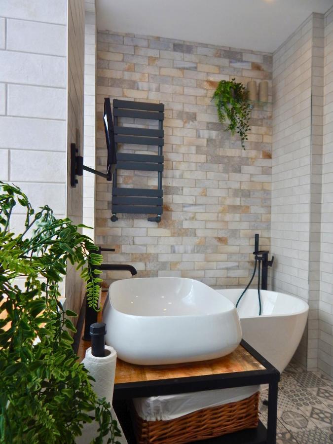 Villa Vip 3Br Grade2 Luxurious Industrial House With Wood Fire, Electric Blinds And Big Cast Iron Windows In The Heart Of The Jq Birmingam Exterior foto