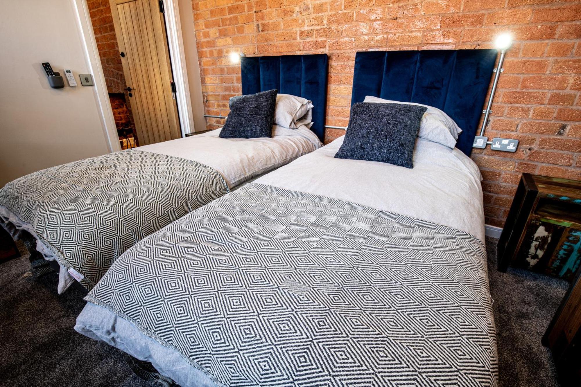 Villa Vip 3Br Grade2 Luxurious Industrial House With Wood Fire, Electric Blinds And Big Cast Iron Windows In The Heart Of The Jq Birmingam Exterior foto